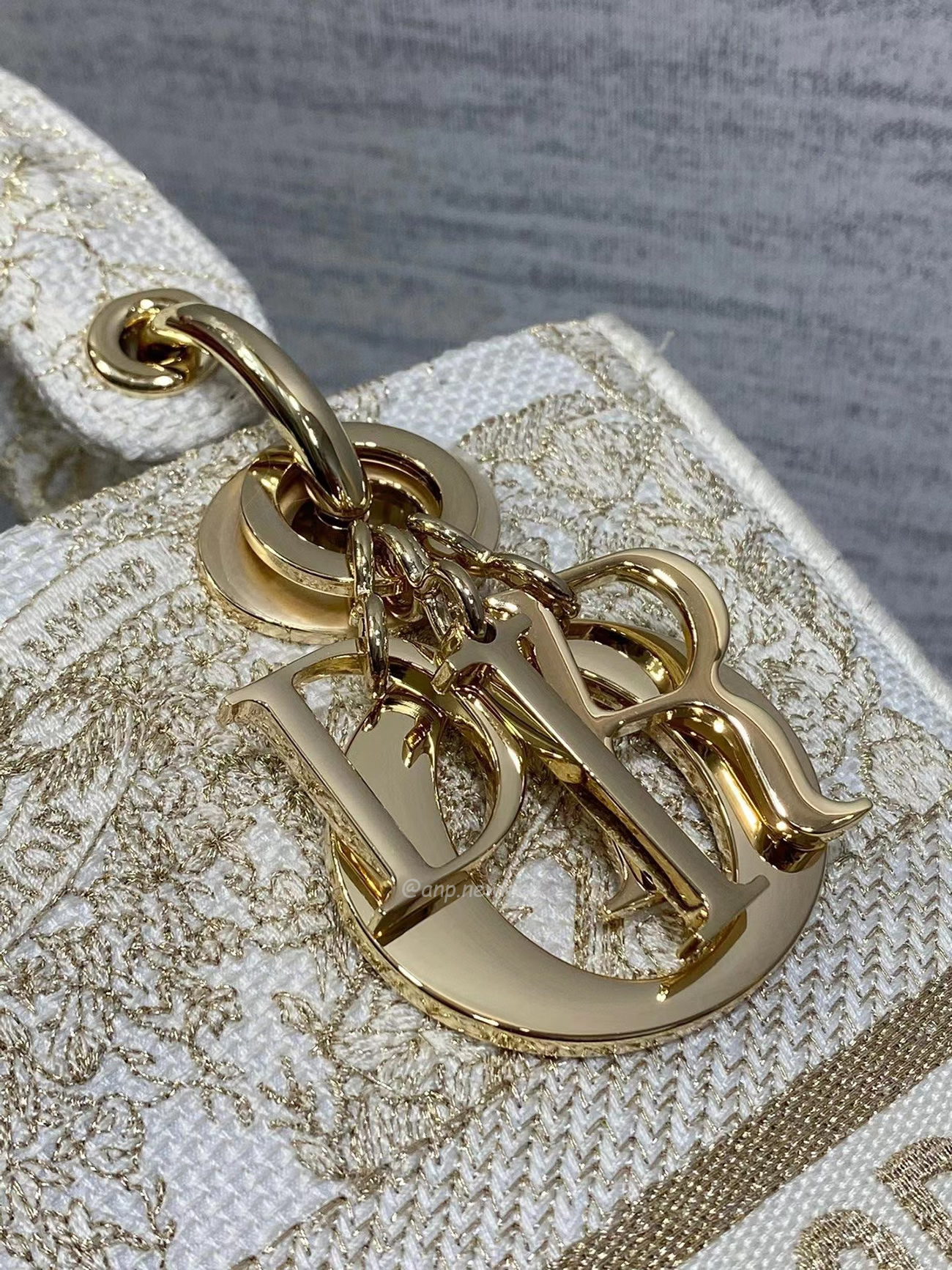 Dior Medium Size Lady D Lite Butterfly Around The World Embroidery Handbag (12) - www.newkick.vip